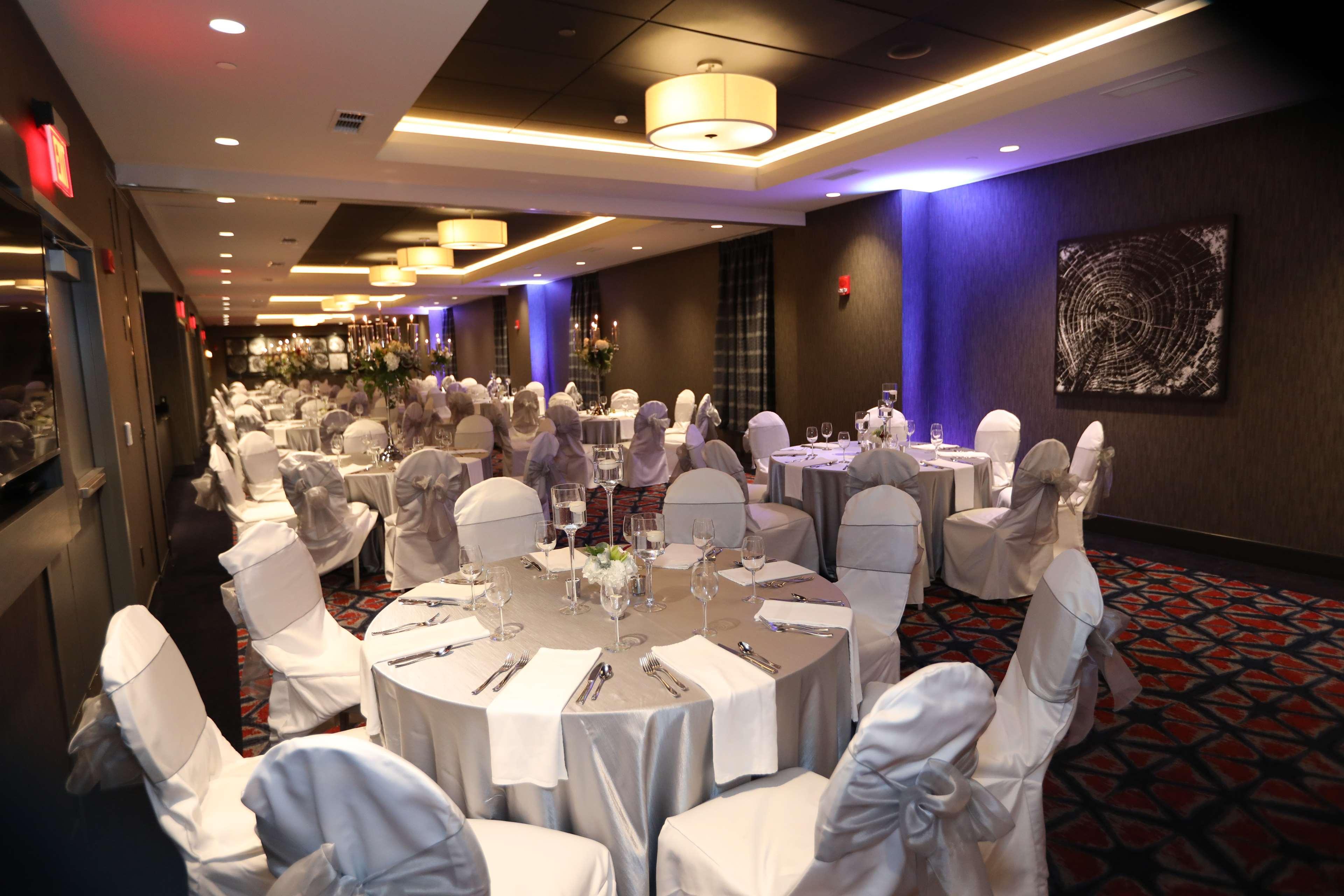 Hilton Garden Inn Pittsburgh Downtown Екстериор снимка