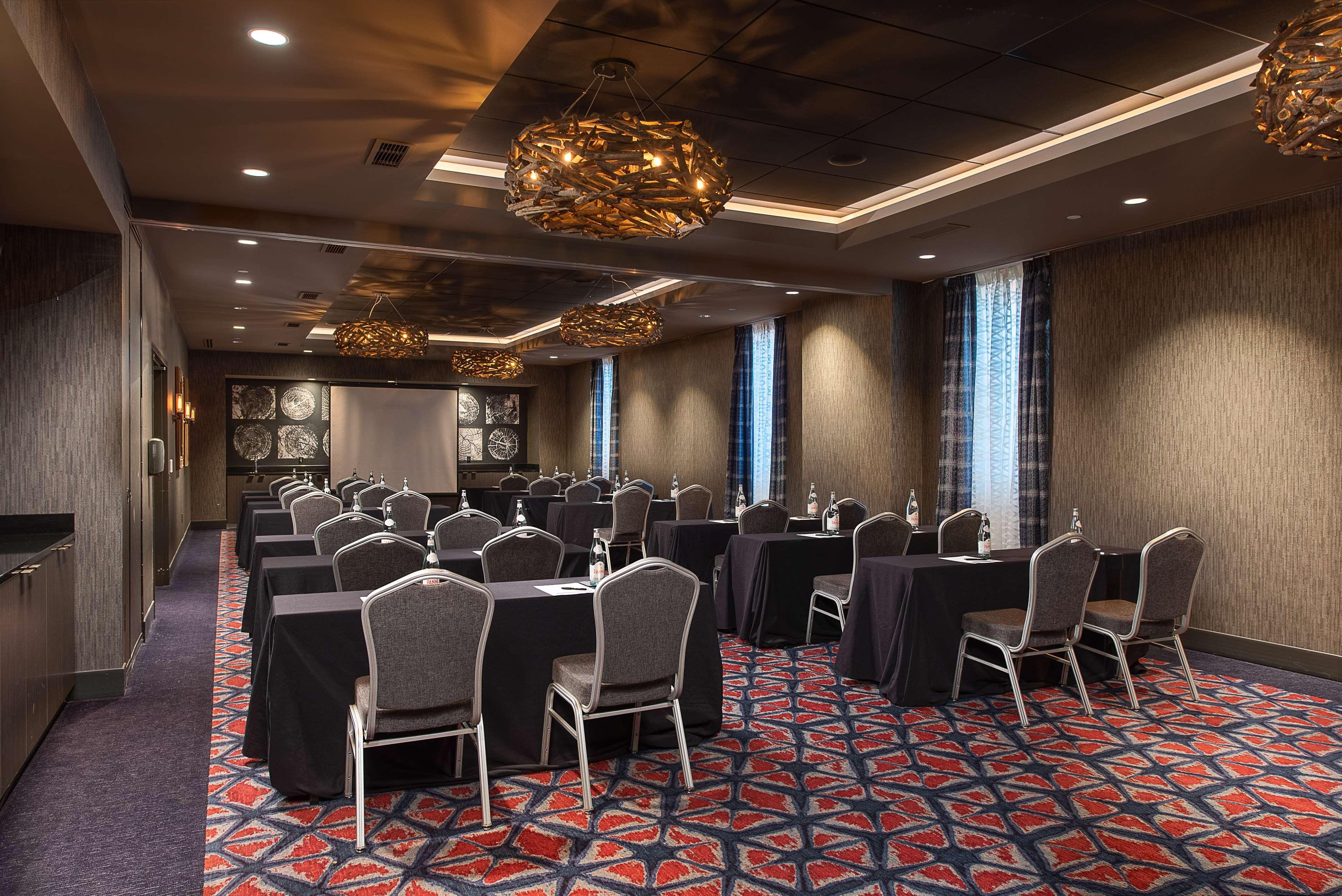 Hilton Garden Inn Pittsburgh Downtown Екстериор снимка