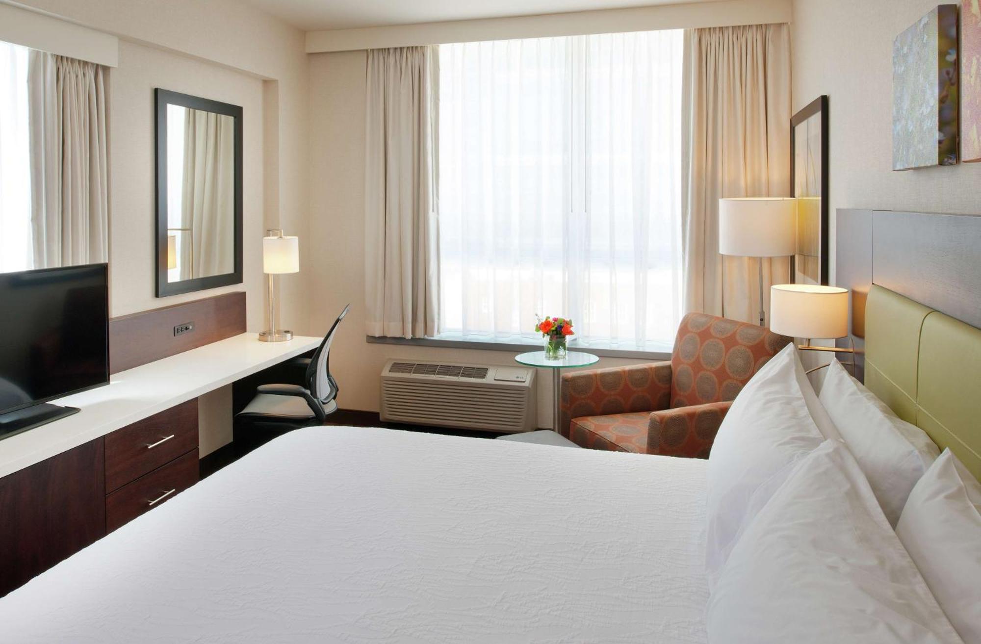 Hilton Garden Inn Pittsburgh Downtown Екстериор снимка