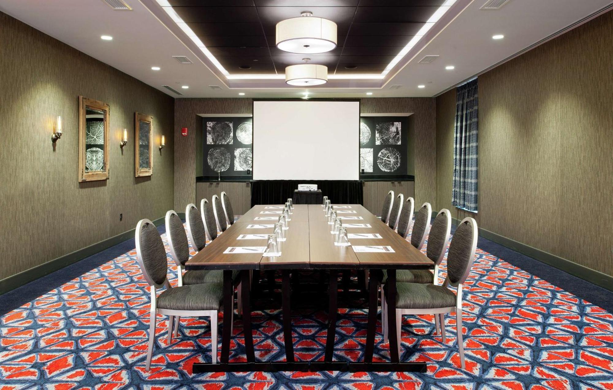 Hilton Garden Inn Pittsburgh Downtown Екстериор снимка